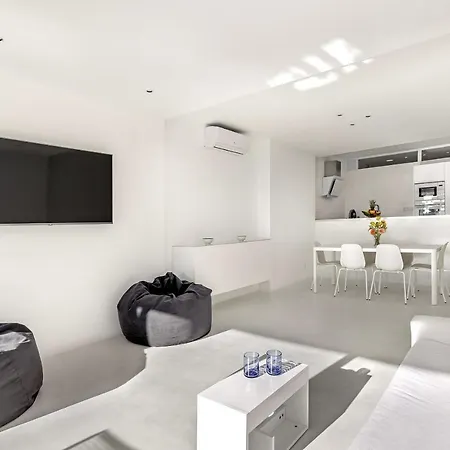 Beachfront In Cb 3 *
