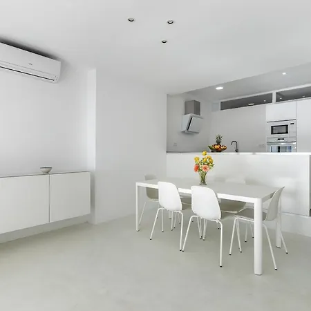 Beachfront In Cb 3
