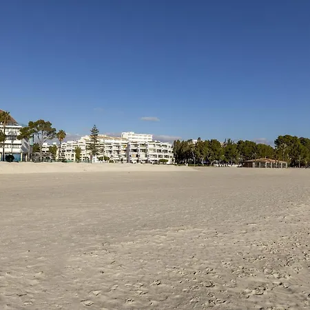 Apartment Beachfront In Cb 3
