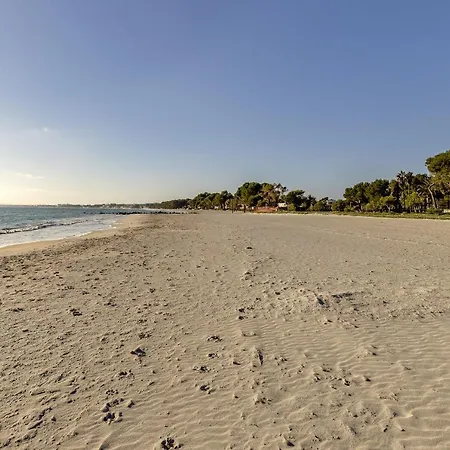 Beachfront In Cb 3 *