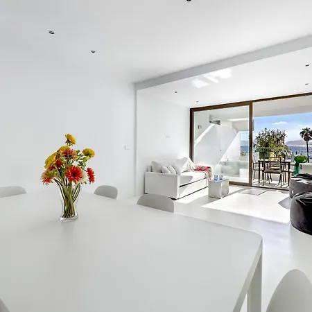 Apartment Beachfront In Cb 3